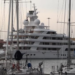 Lo yacht dell’Ambasciatore USA al porto di Livorno: schieramento dei mezzi polizia