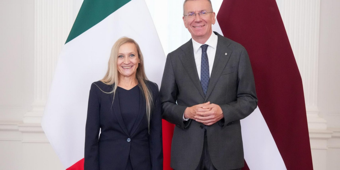 Lettonia, l’Ambasciatore Andreina Marsella presenta Lettere Credenziali al Presidente Rinkēvičs