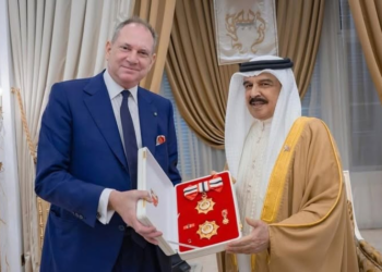 L’Ambasciatore Andrea Catalano riceve l’Onorificenza di Prima Classe dell’Ordine del Bahrein
