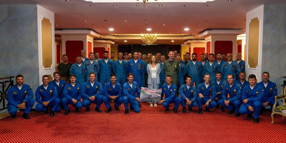 Bucarest, l’Ambasciatrice Laura Aghilarre accoglie le Frecce Tricolori