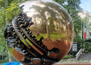 Teheran, recupero e restauro della “Sfera Grande” di Pomodoro