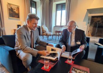 Cortese presenta all’Ambasciatore Balzaretti Nuovo Volume dedicato alla Residenza d’Italia a Berna