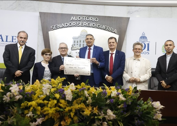 Padre Miracapillo riceve a Recife la Cittadinanza Onoraria brasiliana