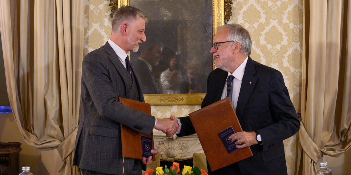 Alessandro Giuli e Andrea Riccardi firmano il Protocollo tra MiC e Società Dante Alighieri