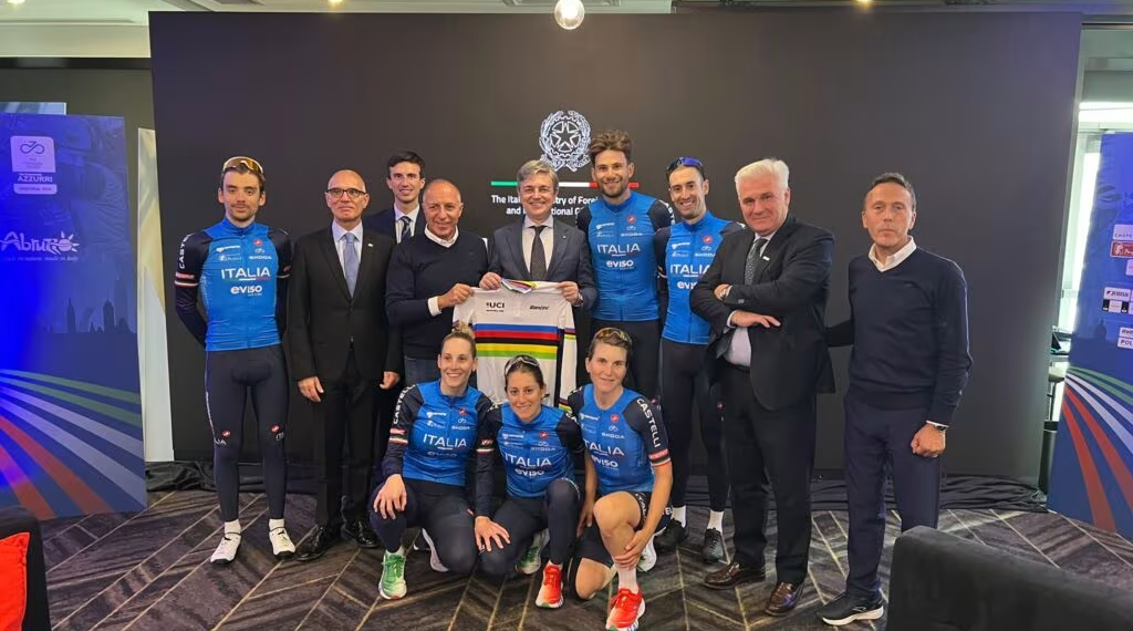 Mondiali di Montréal di Ciclismo, l’Ambasciatore Cattaneo e il Console Pavone in visita a Spazio Azzurri