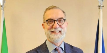 Davide Giglio, Ambasciatore d’Italia a Manila: “L’Asia mi ha insegnato a comprendere contesti, mentalità e culture diverse. La mia più grande soddisfazione da diplomatico? Aver potuto condividere la mia esperienza con la mia famiglia”