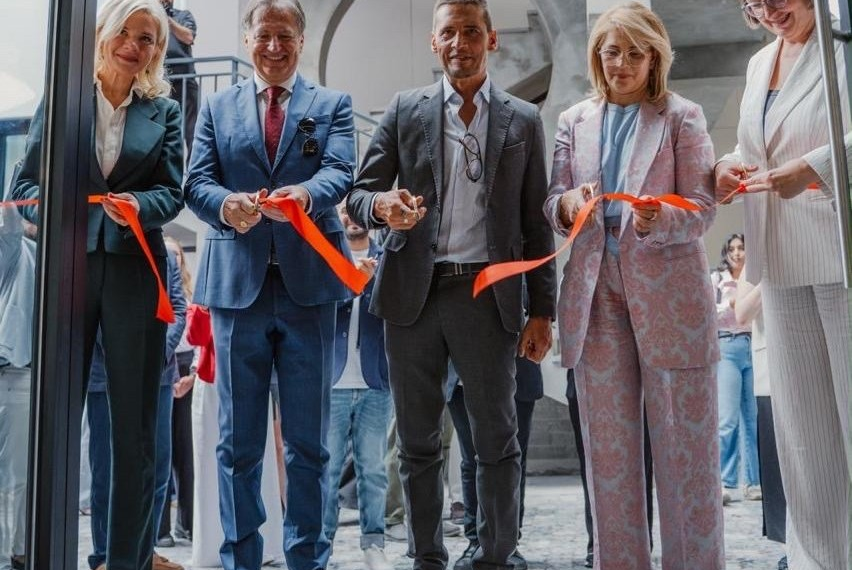 Un ponte tra Firenze e Dilijan: l’Ambasciatore Alessandro Ferranti partecipa all’inaugurazione della nuova sede armena della Apicius International School of Hospitality