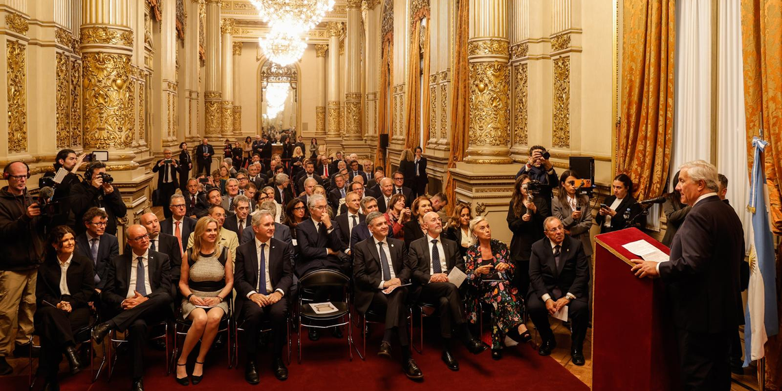 Tajani in Argentina: accordo di collaborazione San Carlo – Teatro Colón nel quadro di Neapolis 2500