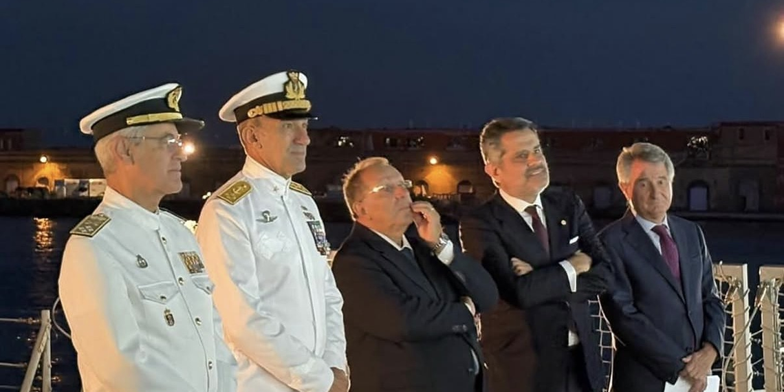 Diplomazia e amicizia tra Napoli e Madrid: ricevimento sulla fregata “Cristóbal Colón”