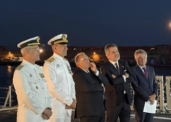 Diplomazia e amicizia tra Napoli e Madrid: ricevimento sulla fregata “Cristóbal Colón”