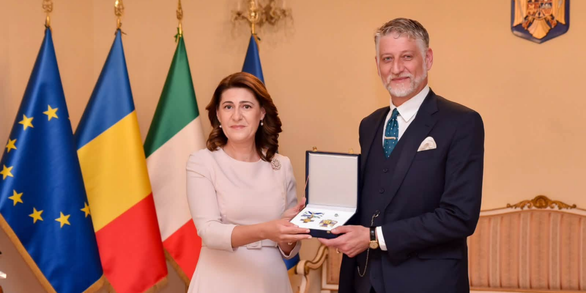 Il Ministro Giuli insignito dell’Ordine al Merito Culturale della Romania