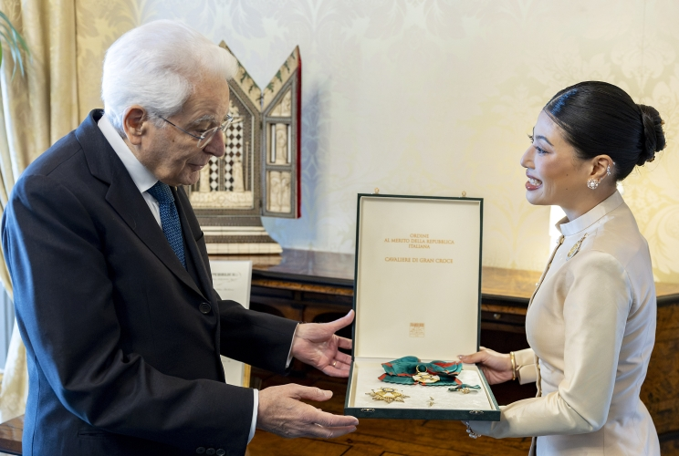 Mattarella conferisce Onorificenza di Cavaliere di Gran Croce alla Principessa del Regno di Thailandia