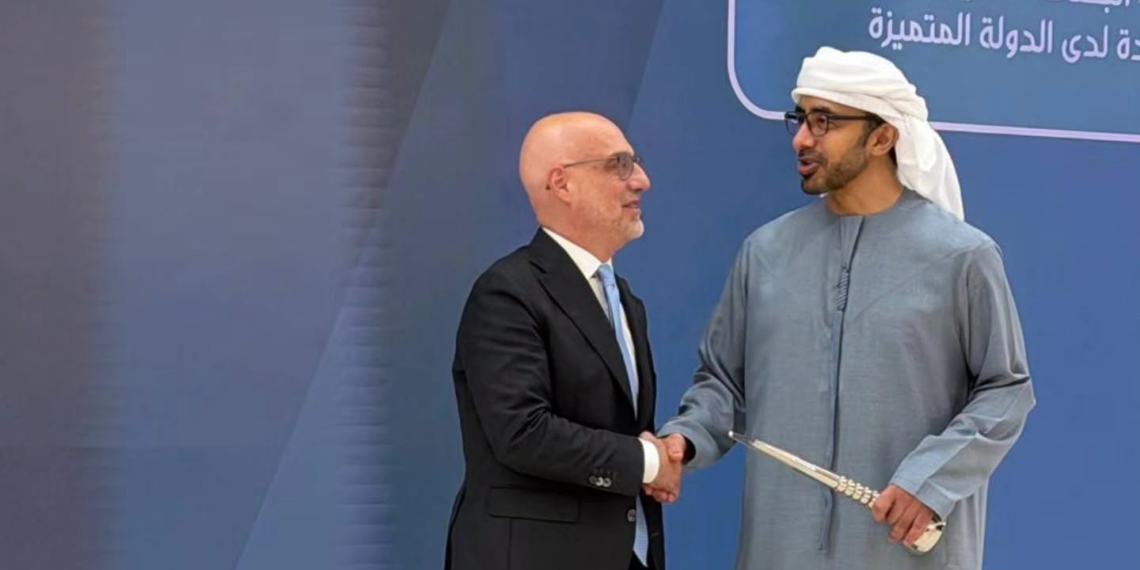 L’Ambasciata d’Italia ad Abu Dhabi premiata dal Ministro degli Esteri degli Emirati Arabi Uniti