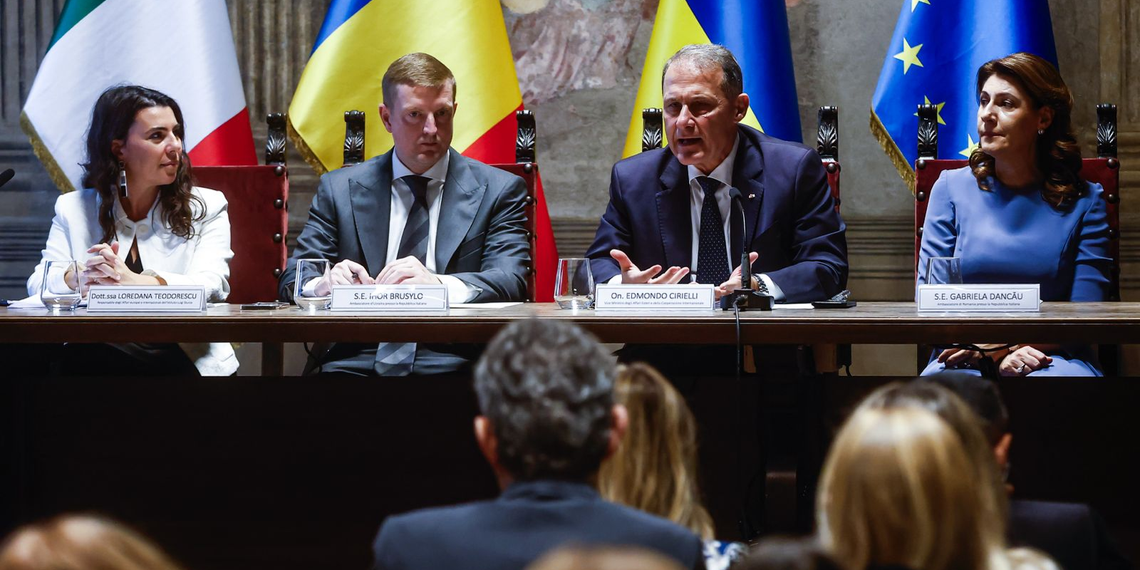 Il Vice Ministro Cirielli alla Conferenza su InCE e ricostruzione Ucraina